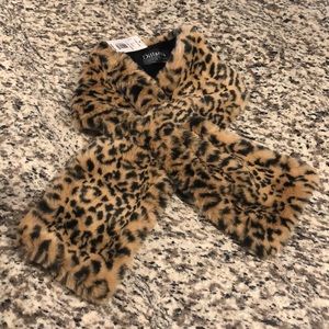 NWT Dillard’s Leopard Faux Fur Neck Scarf